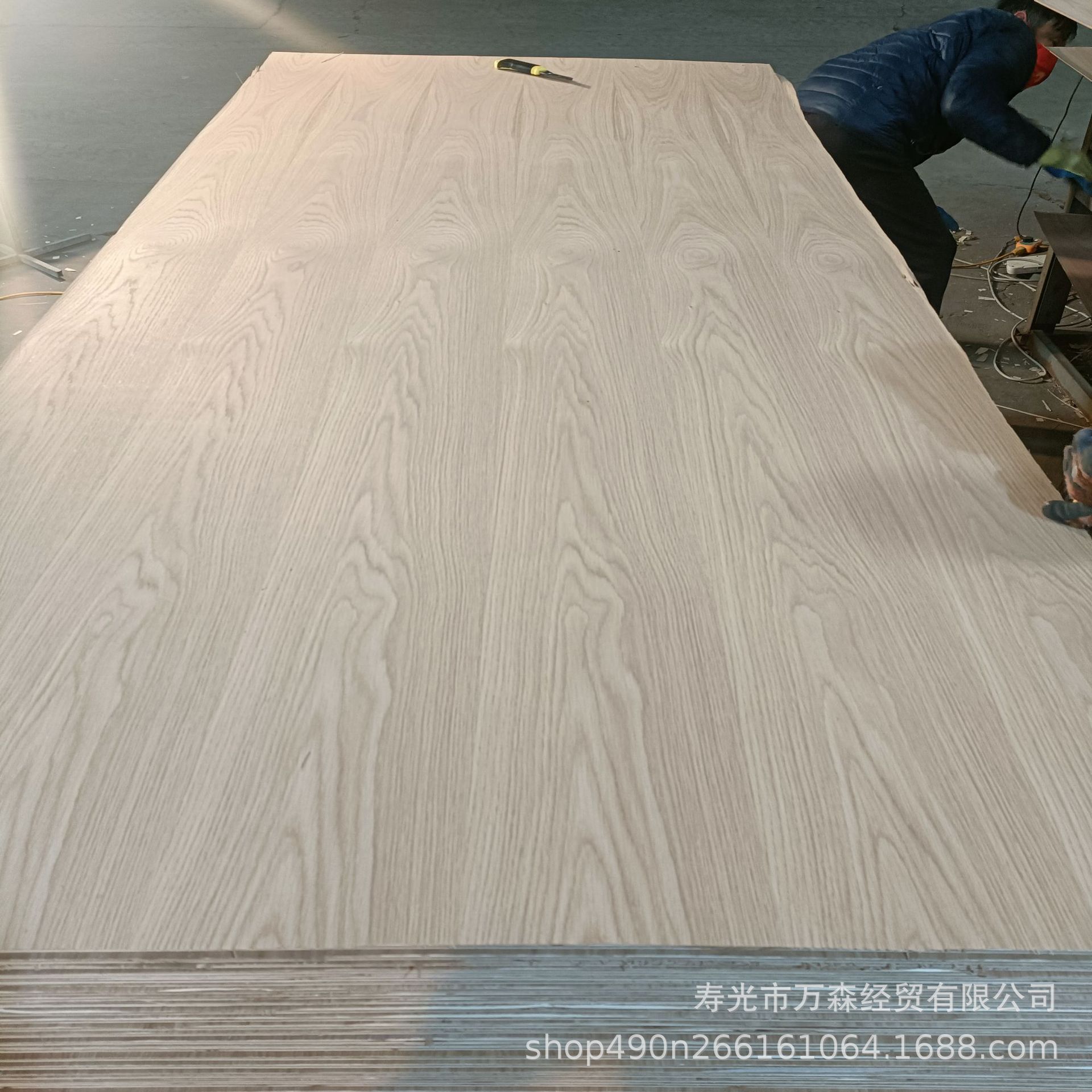 天然木皮木饰面板科技木多层实木板材衣柜橱柜家具装饰面板uv免漆-阿里巴巴