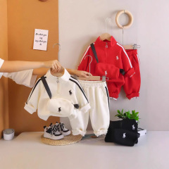 2025年クロスボーダー男の子と女の子のスポーツ服1-5歳の新しい小さな子供の春と秋のキャンパス3点セットトレンディな子供服