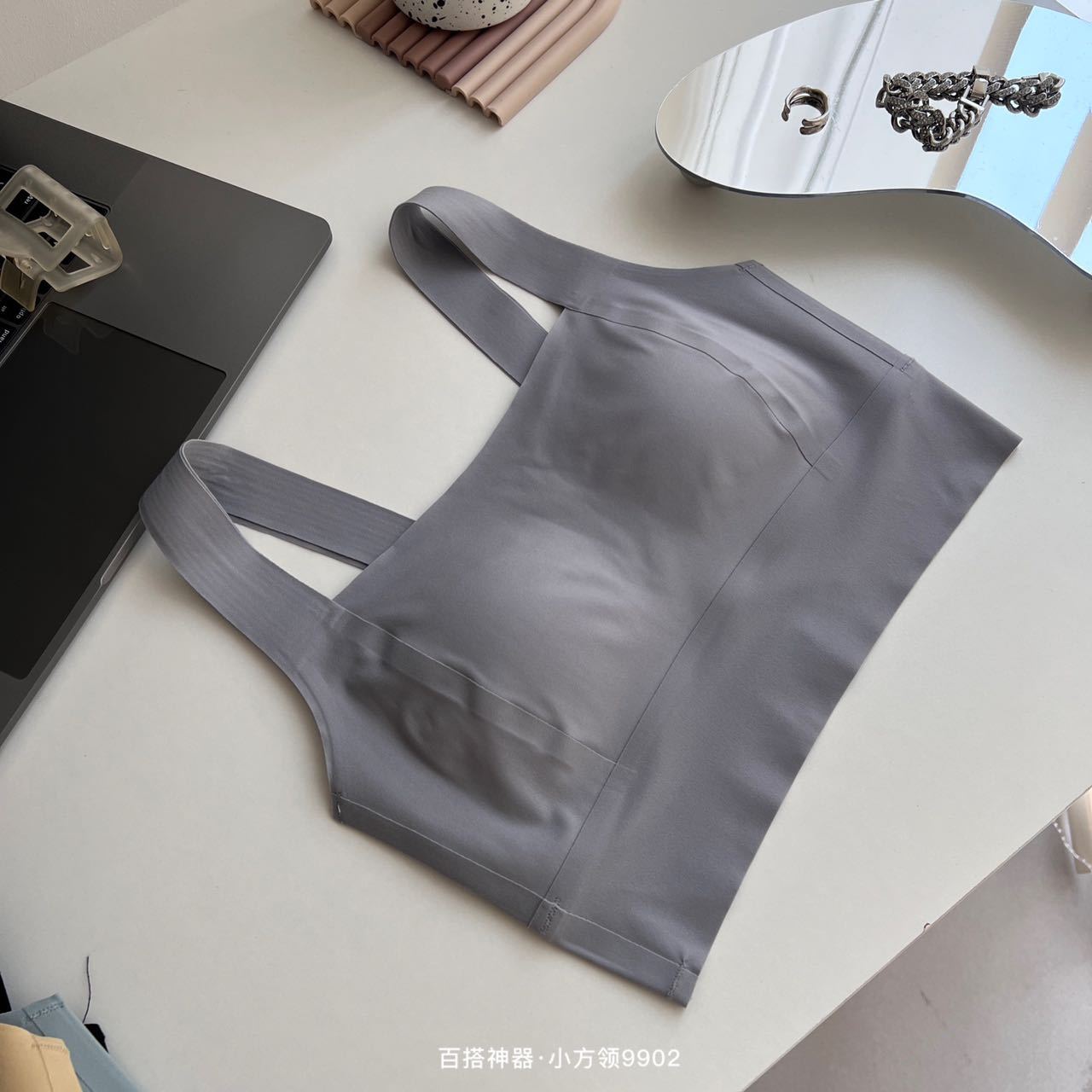 스모크 그레이 퍼플