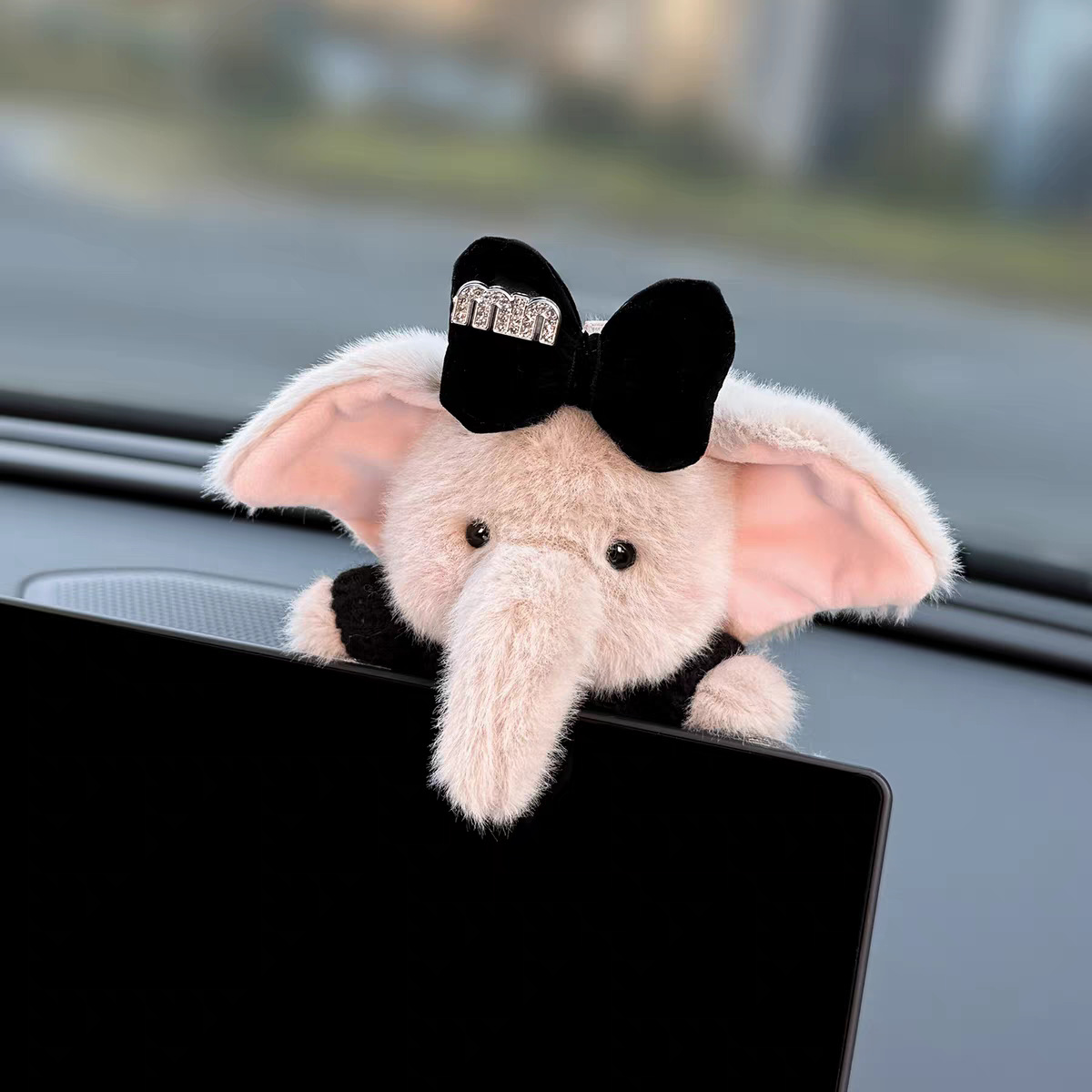 2026 New Cute Little Elephant Car Interior Dashboard Decoration with a High-End Feel, Car Seat Belt, Car Interior Accessories
