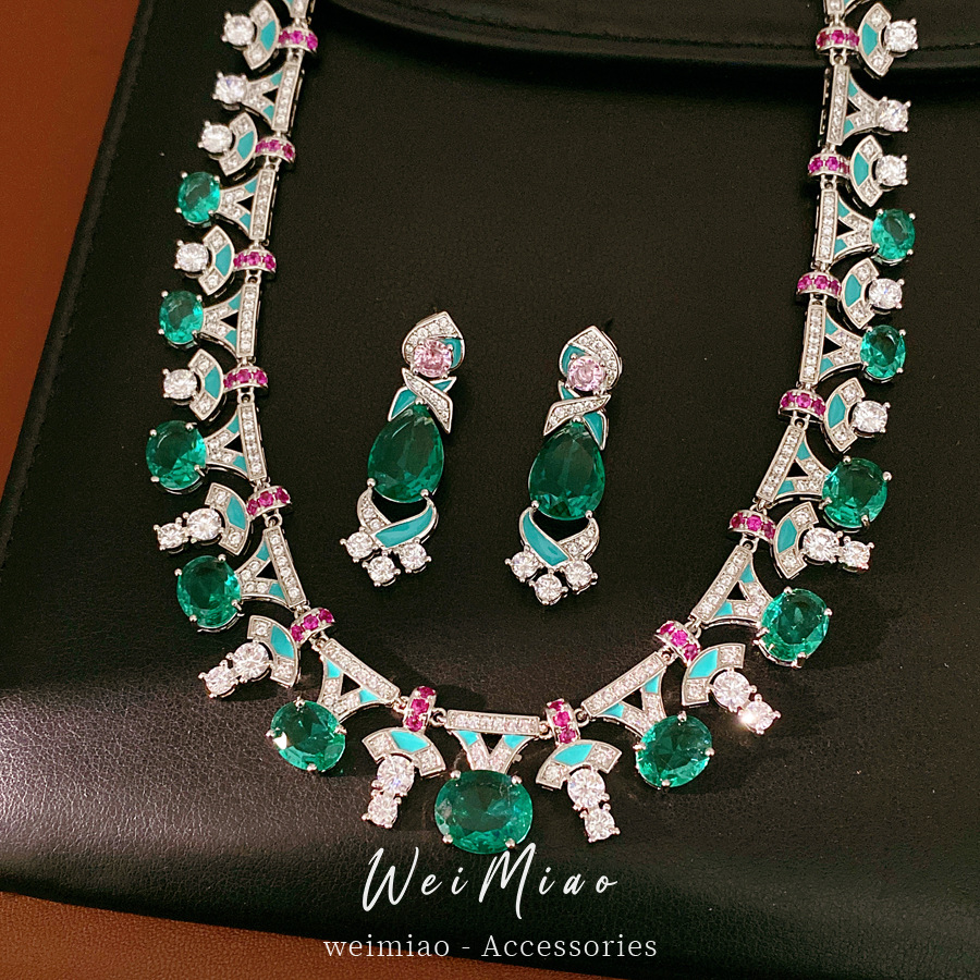 Corte de viento goteo de aceite de zircon collar oval lujo ligero de alto nivel sensación de cadena de clavícula exquisita nicho conjunto de joyería al por mayor