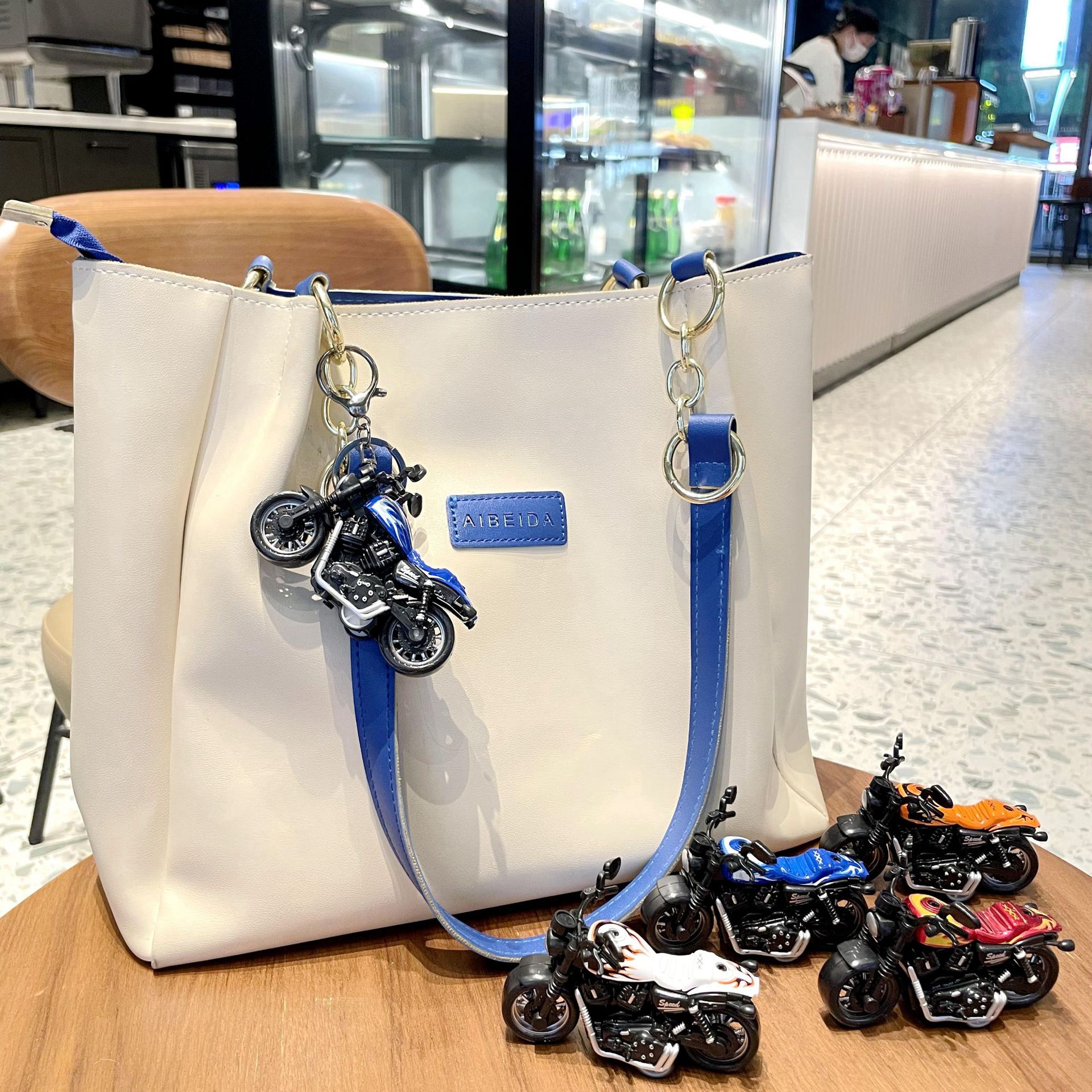 Moda Cool Harley motocicleta pull back motocicleta mini llavero creativo personalizado bolsa de juguete creativo colgante pequeña joyería