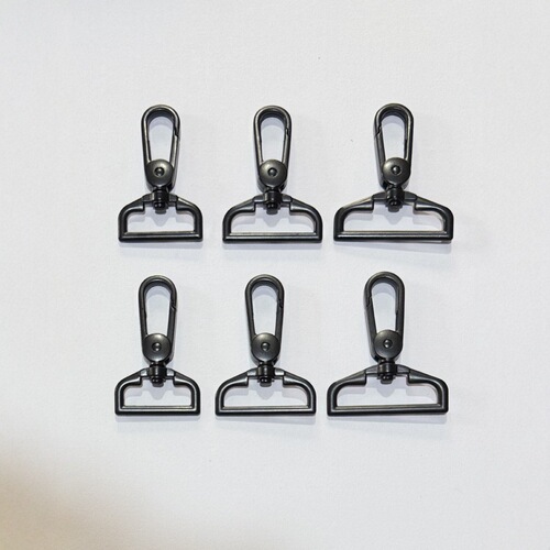 Electrophoresis black round dot large plate buckle dog buckle webbing buckle bag rotating snap hook handbag luggage hook buckle spring ring