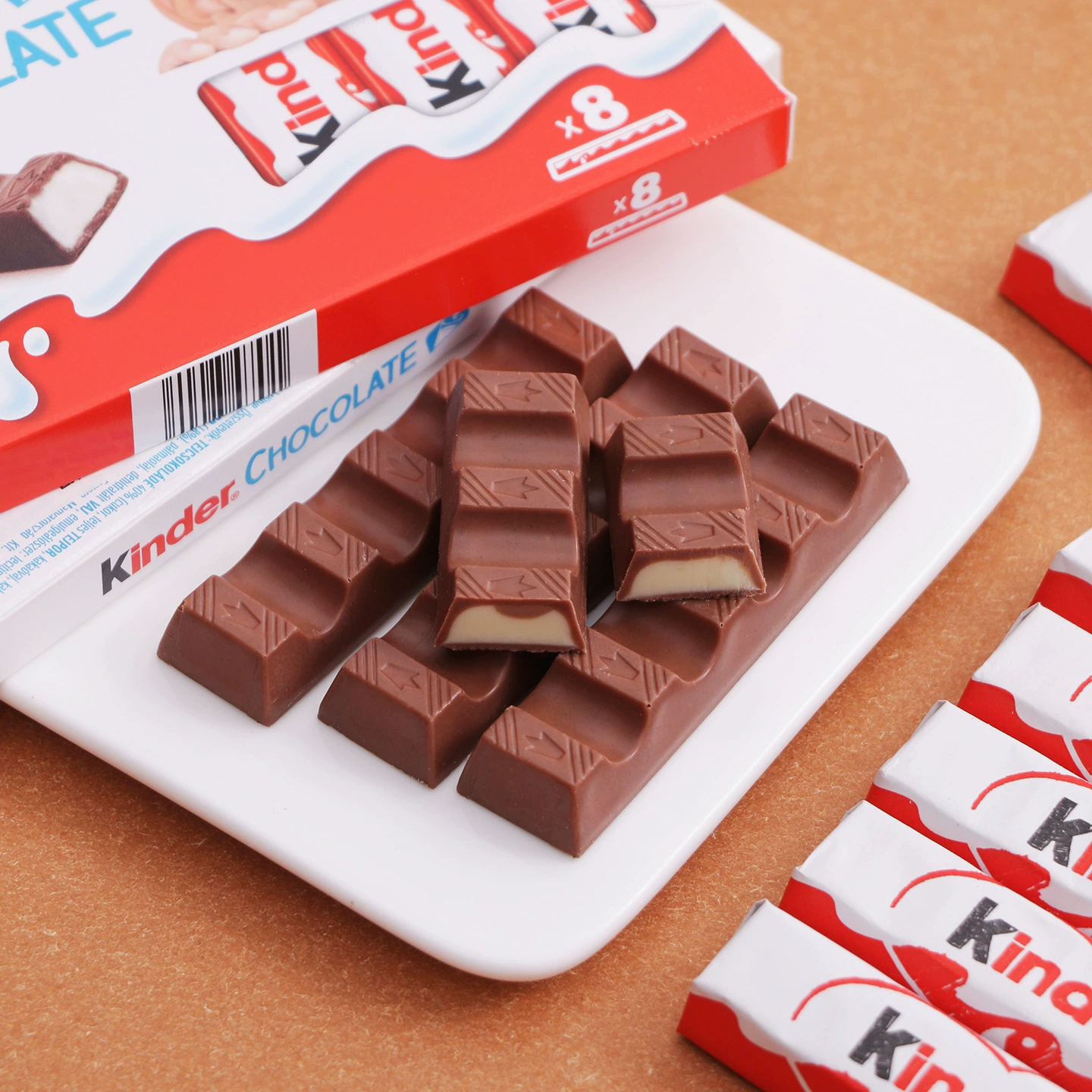 Коробка молочного шоколада (Kinder) T8, 100 г (8 плиток) импортная детская закуска