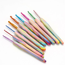 跨境新品彩色印花钩针套装毛线编织工具金属彩头铝钩针软柄钩针