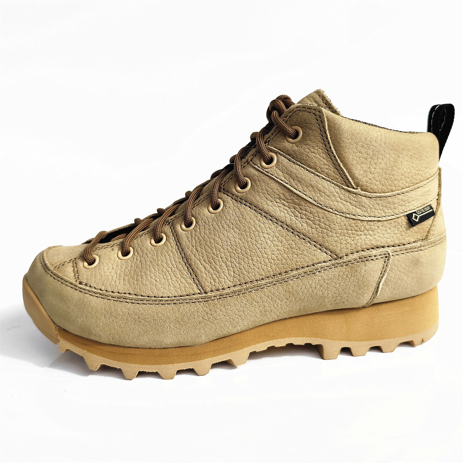 ShoeGlobe Dongwu Outdoor Factory Hiking Mountaineering Waterproof Men's Women's Genuine Leather Top Layer Cowhide Sports Shoes_voghion.com