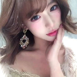 耳环;项链;耳钉