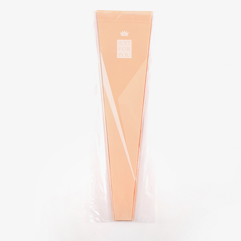 Nueva tienda de flores material de embalaje floral Día de San Valentín flor Rosa bolsa de embalaje ramo bolsa de triángulo corona bolsa individual