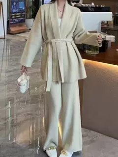 新款高级感针织套装女秋冬收腰开衫外套阔腿裤气质通勤两件套