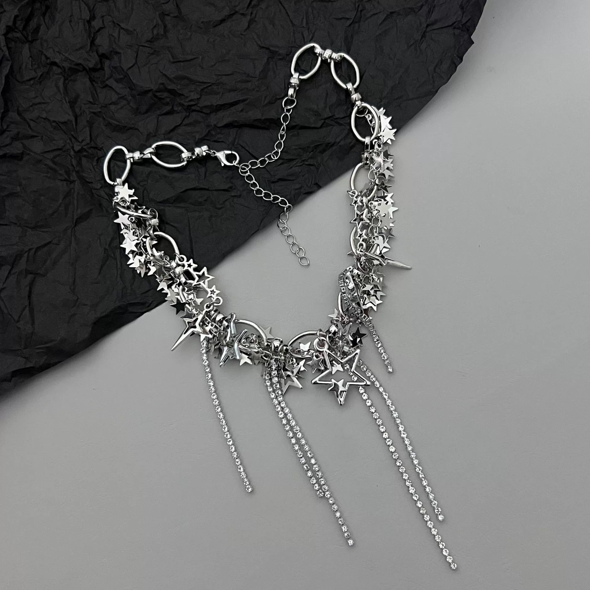Girocollo choker con stelle e diamanti per donna elegante sera_voghion.com