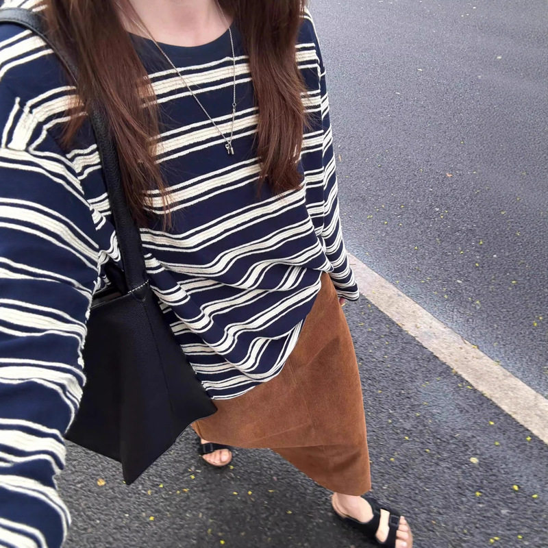 Stunning Striped Long-Sleeve T-Shirt for Women, Autumn Layering, High-End Early Autumn Korean Style Chic Long-Sleeve Top Stunning Striped Long-Sleeve T-Shirt for Women, Autumn Layering, High-End Early Autumn Korean Style Chic Long-Sleeve Top