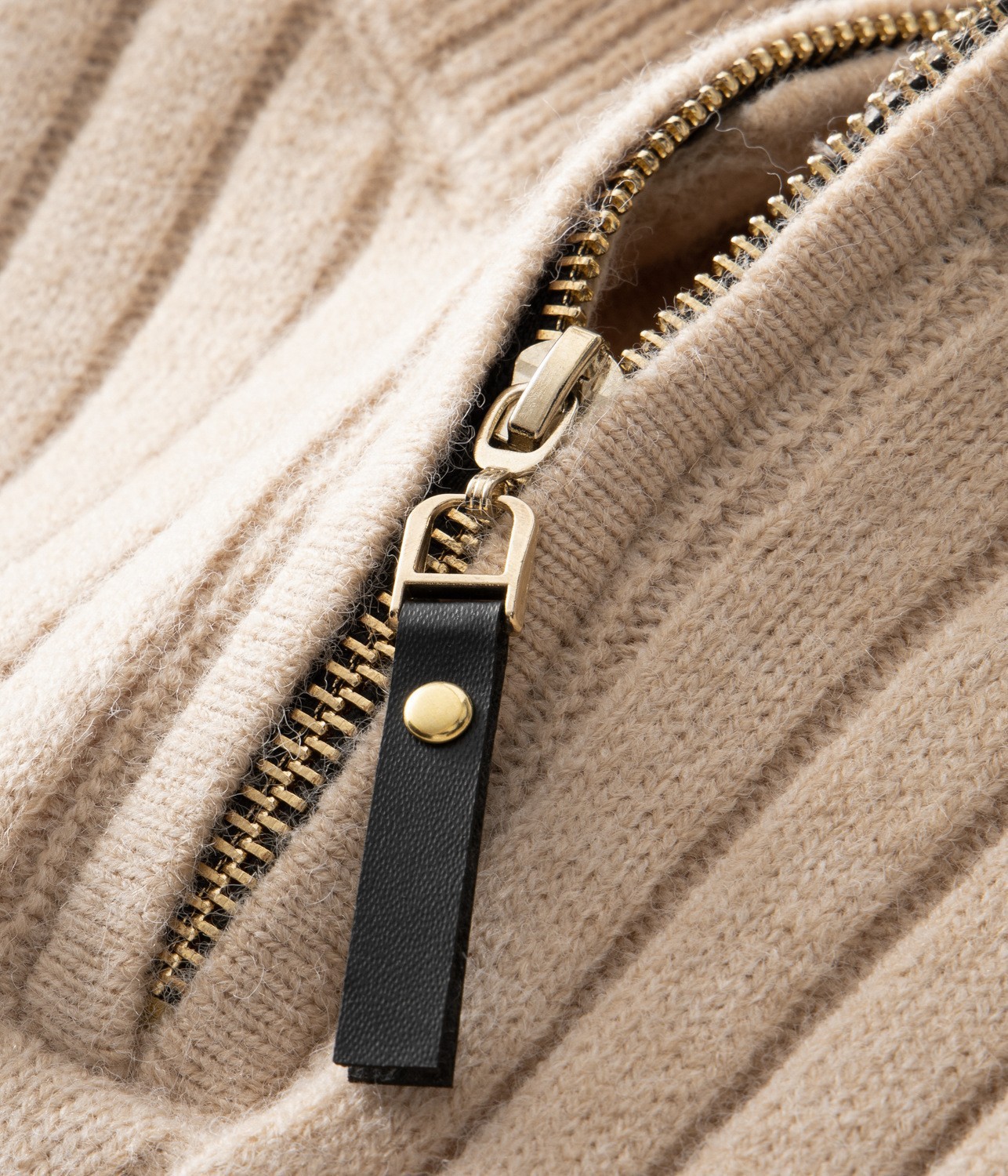 Men's Jacquard Striped Knitted Sweater With Stand-up Collar Zip_voghion.com