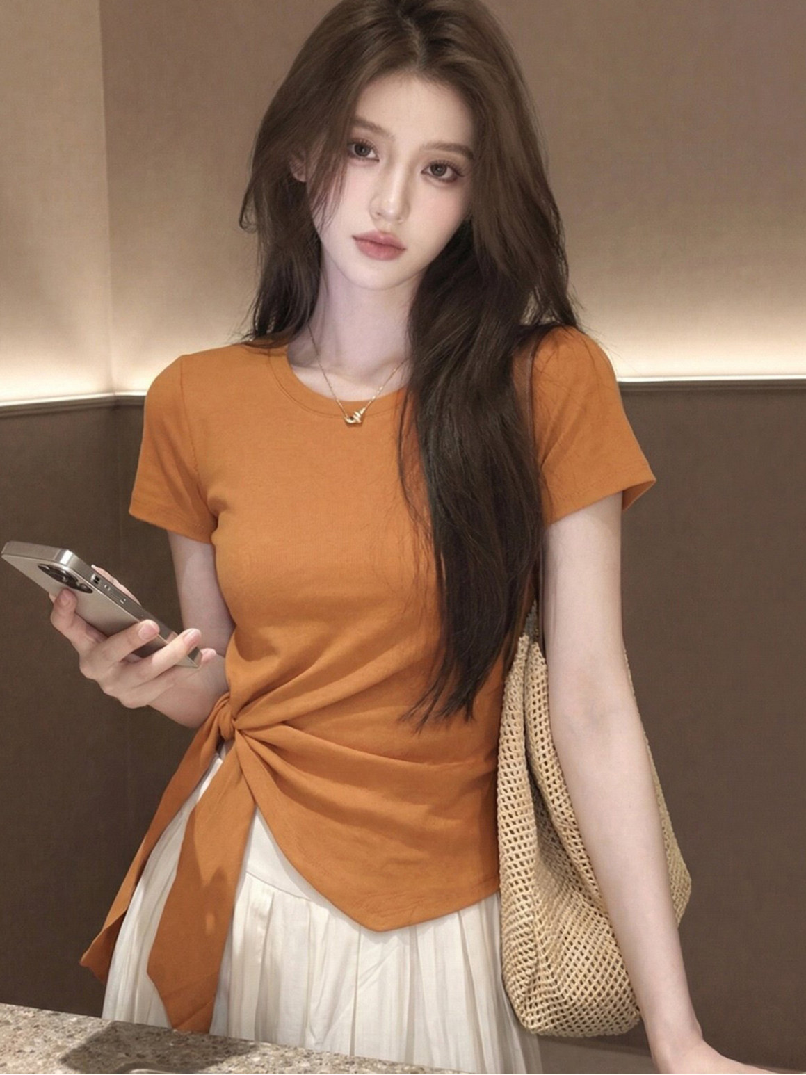 Áo thun nữ cổ tròn tay ngắn phối dây buộc eo không đối xứng — màu sắc