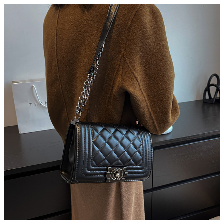 Women's Small Pu Leather Lingge Fashion Square Flip Cover Crossbody Bag display picture 6