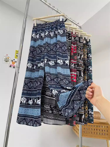 Elephant wide-leg pants are specially used for spring and summer. High-waist drag-down loose straight mop casual pants, Thai new style for women.