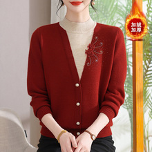 2025中年妈妈秋冬装加绒加厚毛衣女新款中老年假两件保暖衣打底衫