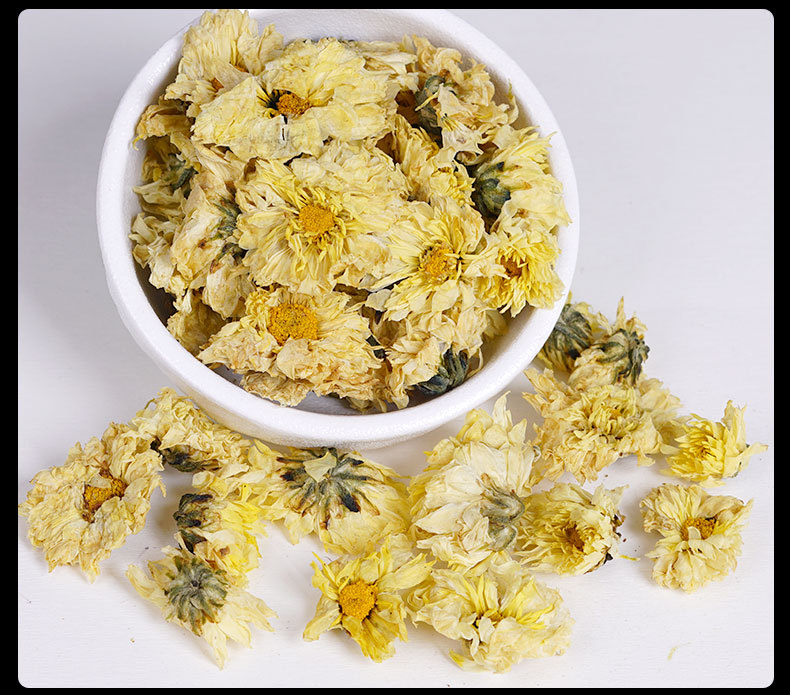 Hang Bai Ju Chrysanthemum Tea (Chrysanthemum morifolium) — First-Harvest Dried Flower, 500g Loose in use