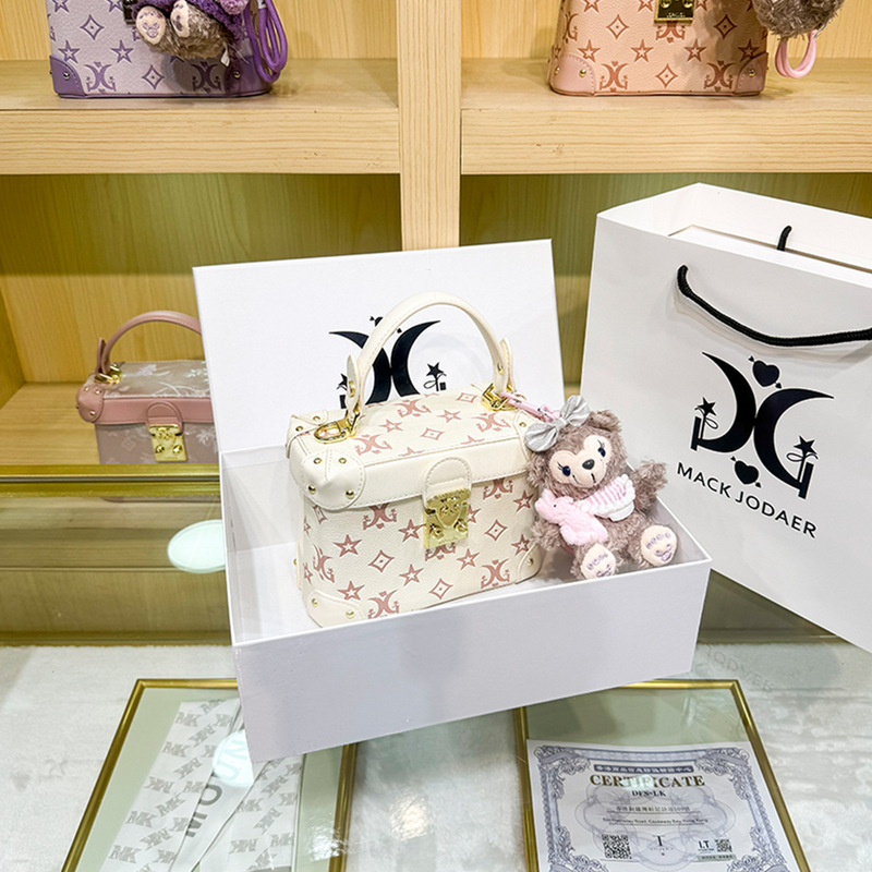 Dropshipping Trendy Embossed Box Bags This Year, 2026 Spring New Style, High-End Handbag and Crossbody Bag Wholesale