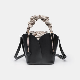 Fashionable design trend shoulder bag