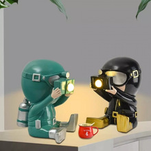 设计师卧室床头台灯可爱卡通人物造型灯台灯潜水员儿童房氛围灯