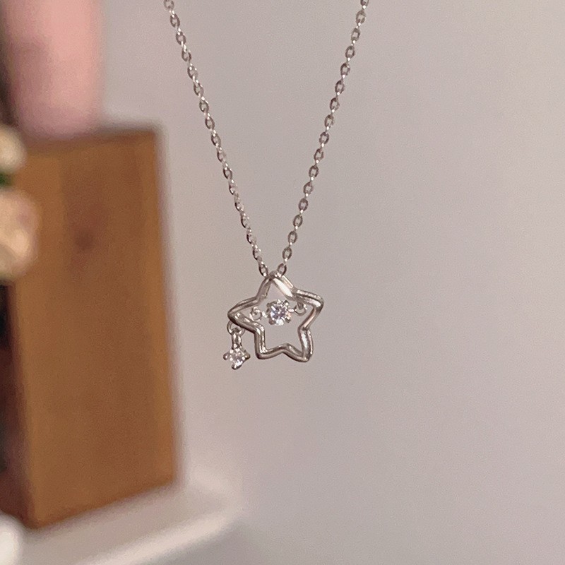 Simple Style Star Titanium Steel Inlay Zircon Pendant Necklace display picture 3