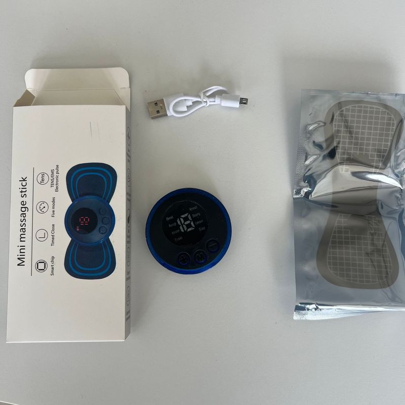 頚椎パルスマッサージはems携帯型電気治療ミニマッサージ器肩口知能電動首マッサージ器を貼り付けます。|undefined