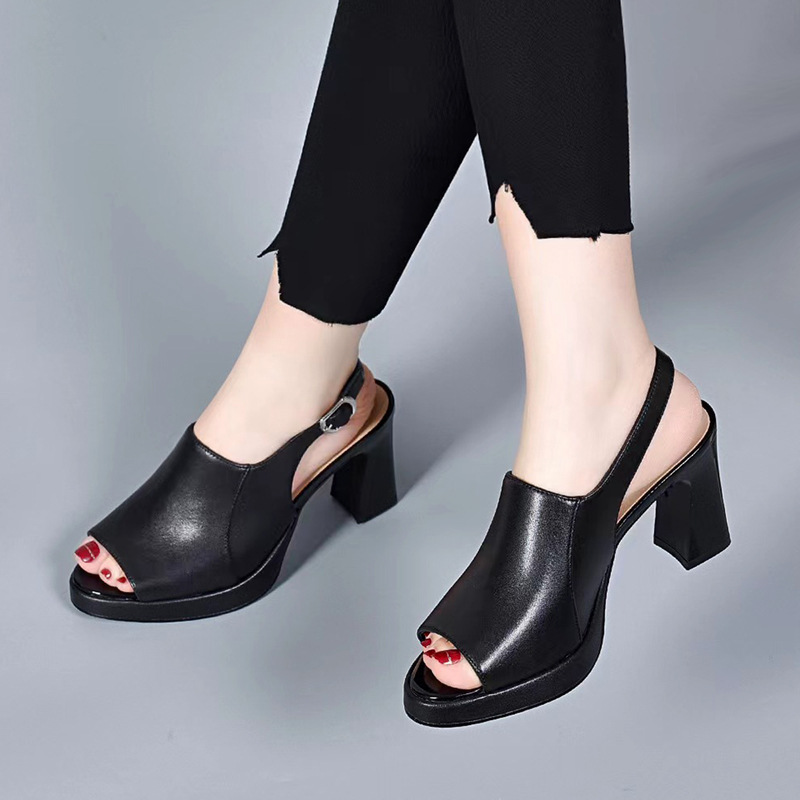 Chiều cao gót 8cm màu đen