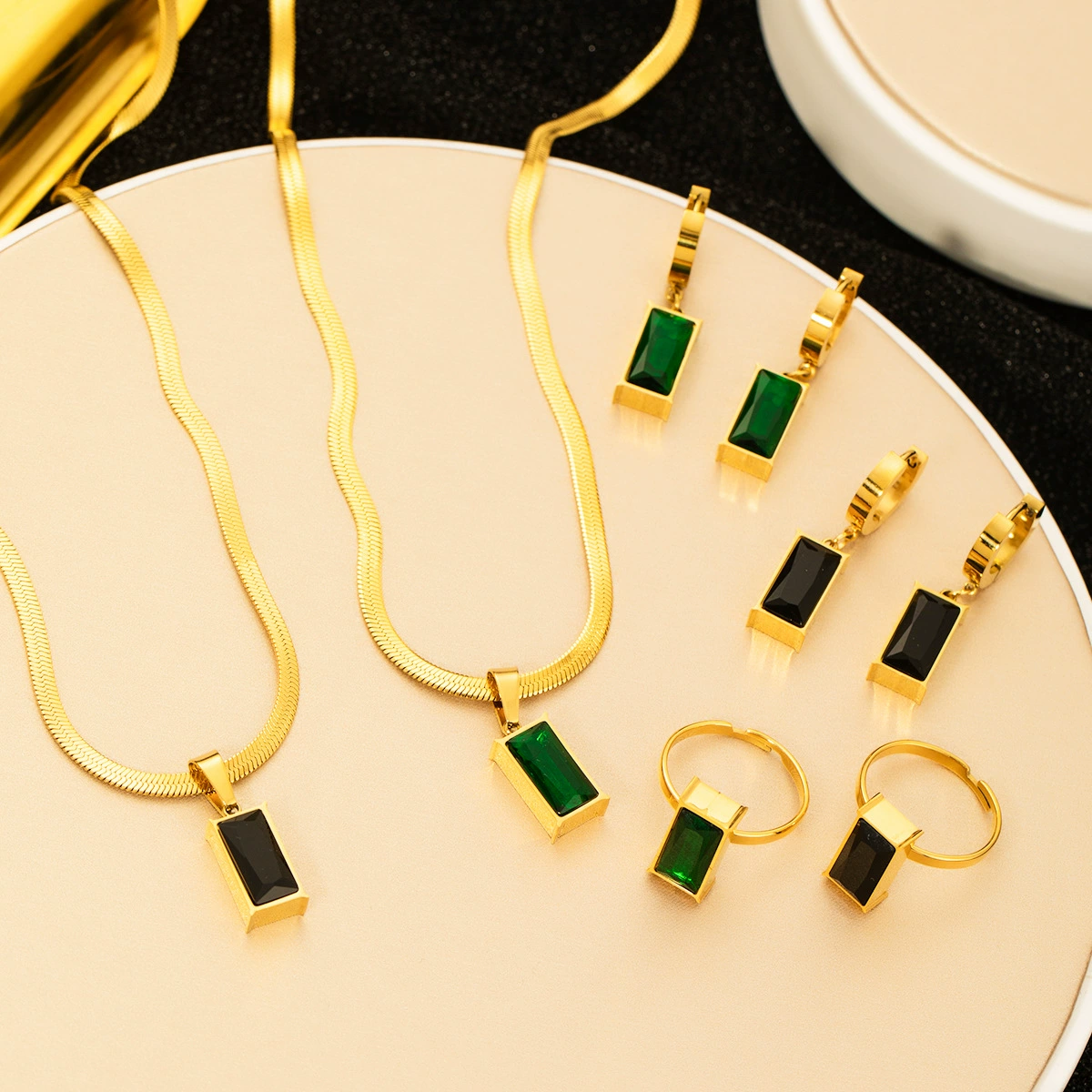 Набор ювелирных украшений Zogyu: колье, серьги и кольцо из титановой стали с изумрудами, простой дизайн, высококачественные женские украшения.