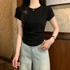 肩のtシャツの半袖の女性の純綿の夏の新型の丸首の小さい大衆のデザイン感のしわは腰のアーチ形の裾の上着のinsを収めます。