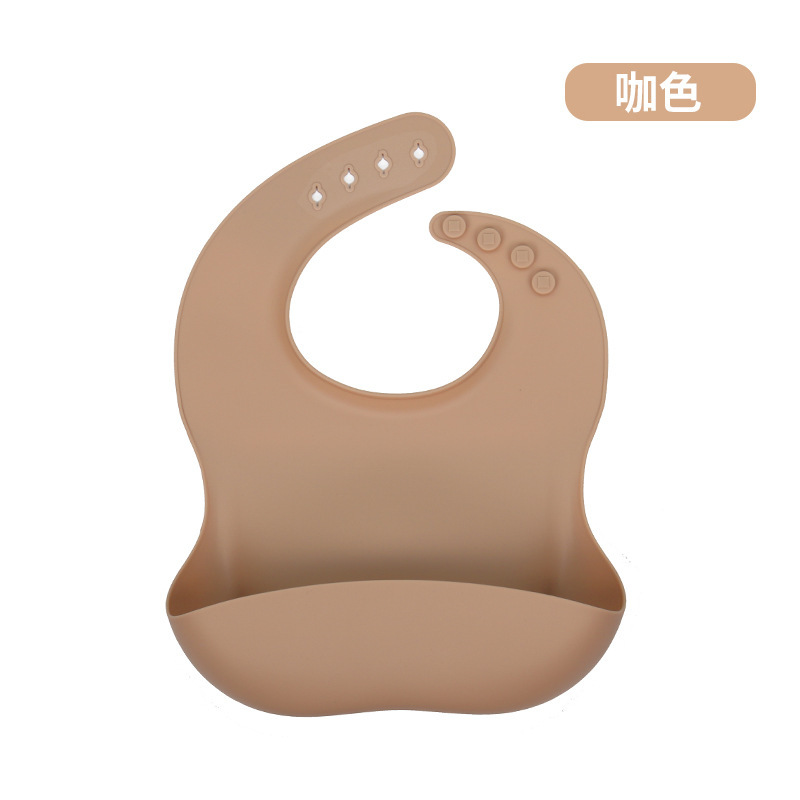 赤ちゃんのシリカゲルはよだれを囲んでいます。|undefined