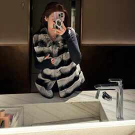 时髦新款外套女马甲2025青紫高级皮草女感秋冬季蓝环保龙猫獭兔毛