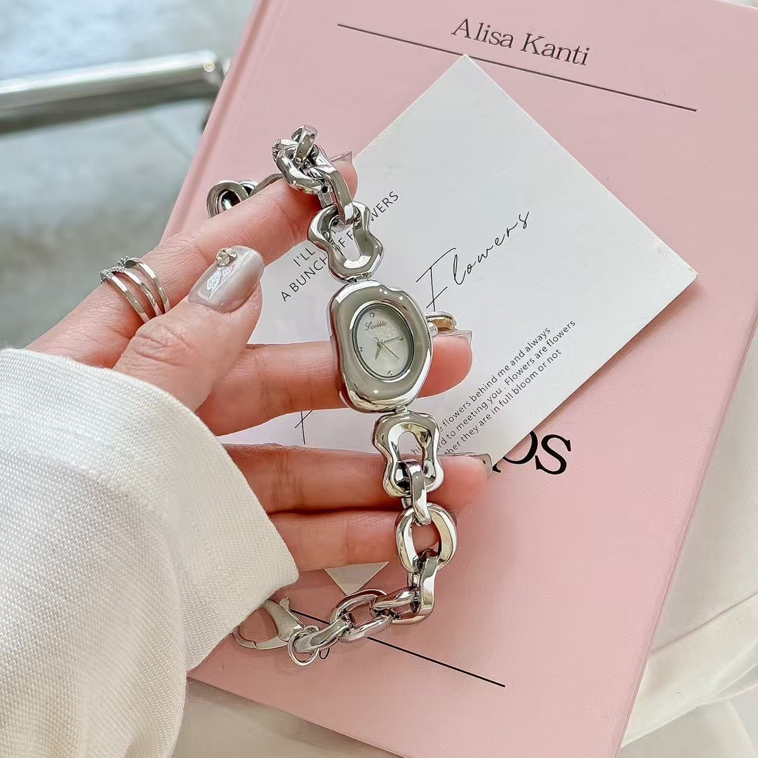 Montre-bracelet ovale Scottie Gaudí pour femme, élégante et unique, référence 9736_voghion.com