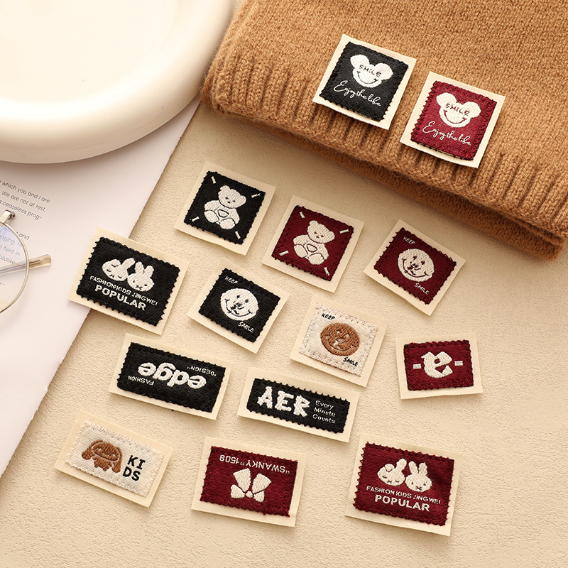 潮牌字母刺绣皮标服装包包帽子装饰绣花标双层覆合PU皮革补丁贴