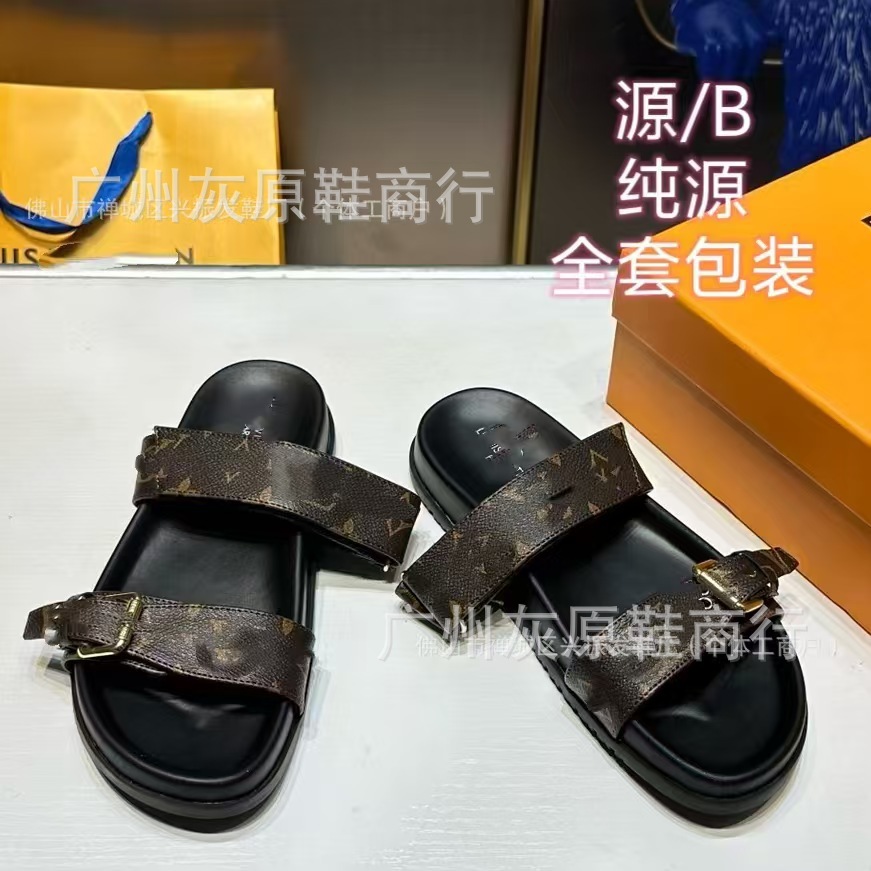 Comercio exterior 24 nuevo estilo Oriente Medio Camboya pantuflas de playa hombres y mujeres ropa exterior fondo plano hebilla de metal letras zapatillas de burro fuente pura