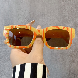 �������ͬ�����ĸ̫��RС���԰���ī�R�����ĵ�̫���