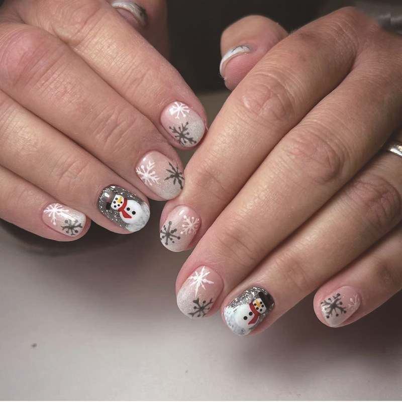 Winter gray gradient glitter snowflake snowman design short square simple cute wearing nail art patch foreign trade Winter gray gradient glitter snowflake snowman design short square simple cute wearing nail art patch foreign trade