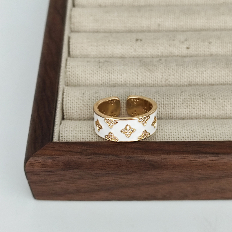 New Colorful Enamel Four-Leaf Flower Ring for Women, Unique Design, High-End Fashion, Versatile, Light Luxury Index Finger Ring Jewelry