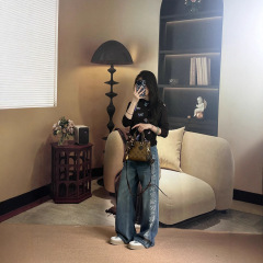 秋季显瘦黑色打底衫小众时尚蝴蝶图案设计上衣百搭修身高级感女装