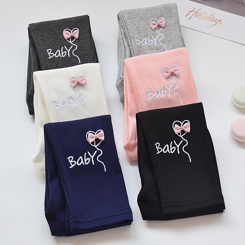 Polainas de niña primavera y otoño pantalones delgados ropa exterior para niños medianos y pequeños estilo occidental bebé primavera y verano para niños melocotón corazón flor pantalones para niños