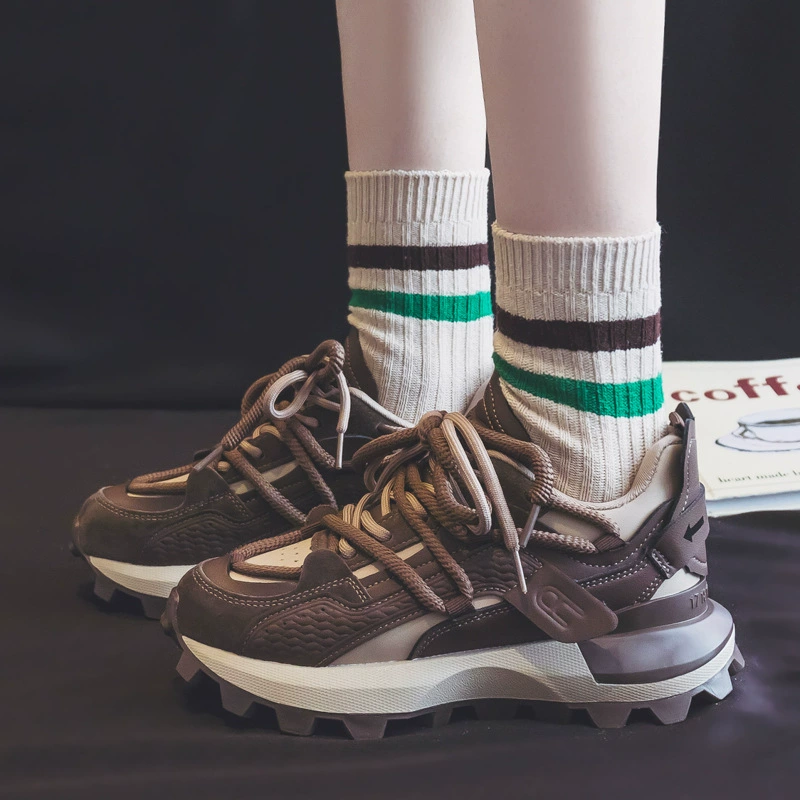 Распродаж Street Fried Daddy Shoes для женщин 2024 новый модный бренд губчатый торт толстой подошвой легкие кроссовки повседневные обувь