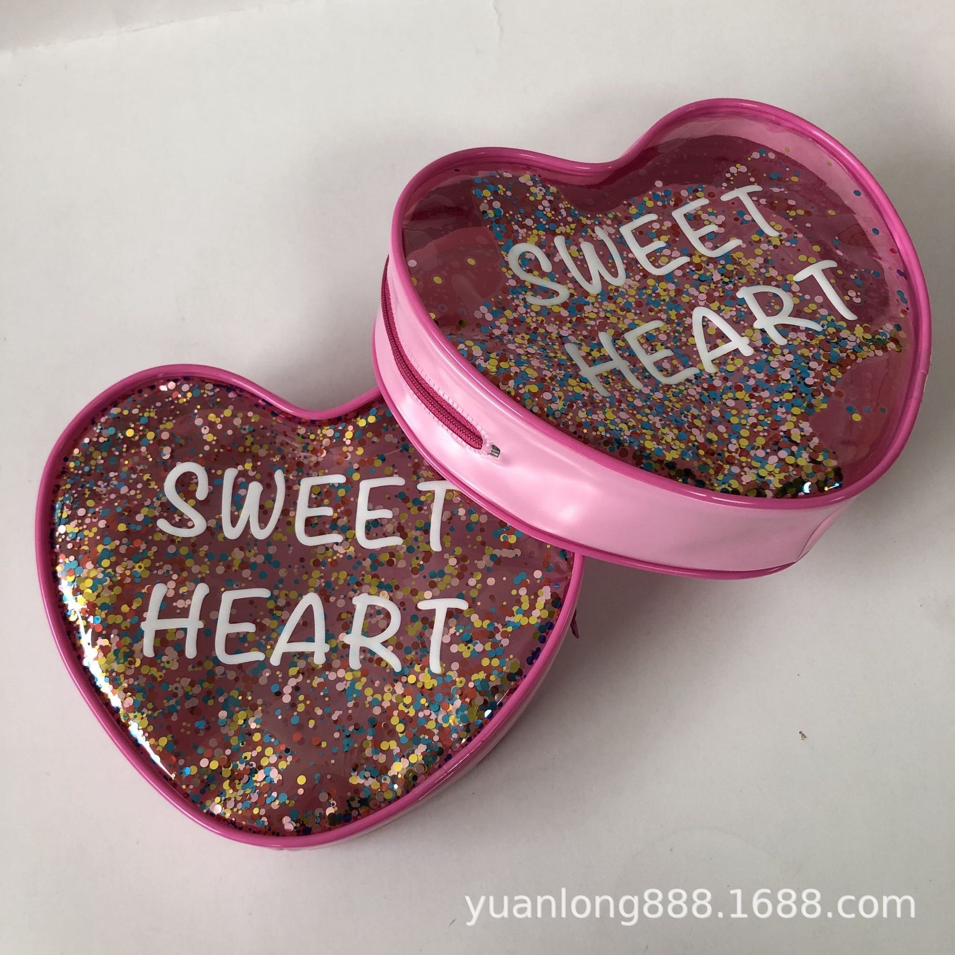 PVC爱心流沙化妆包