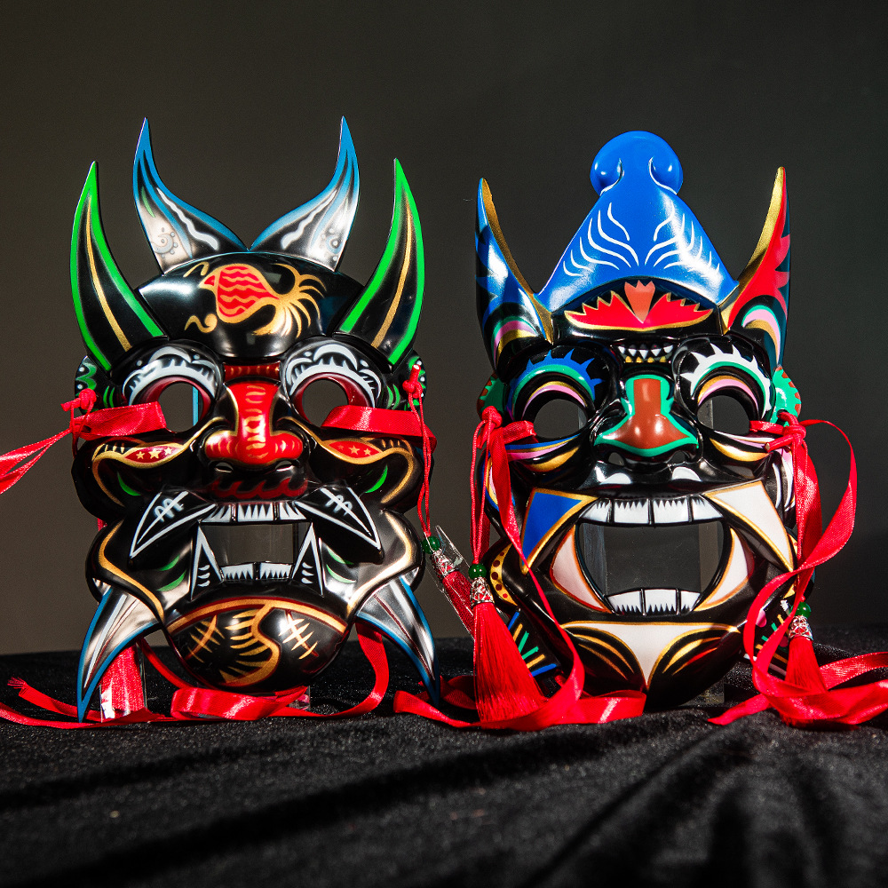 25 nuevas máscaras de la fiesta del templo pintadas COS tallado ABS Guizhou patrimonio cultural intangible decoración de la tienda de cara entera extraña