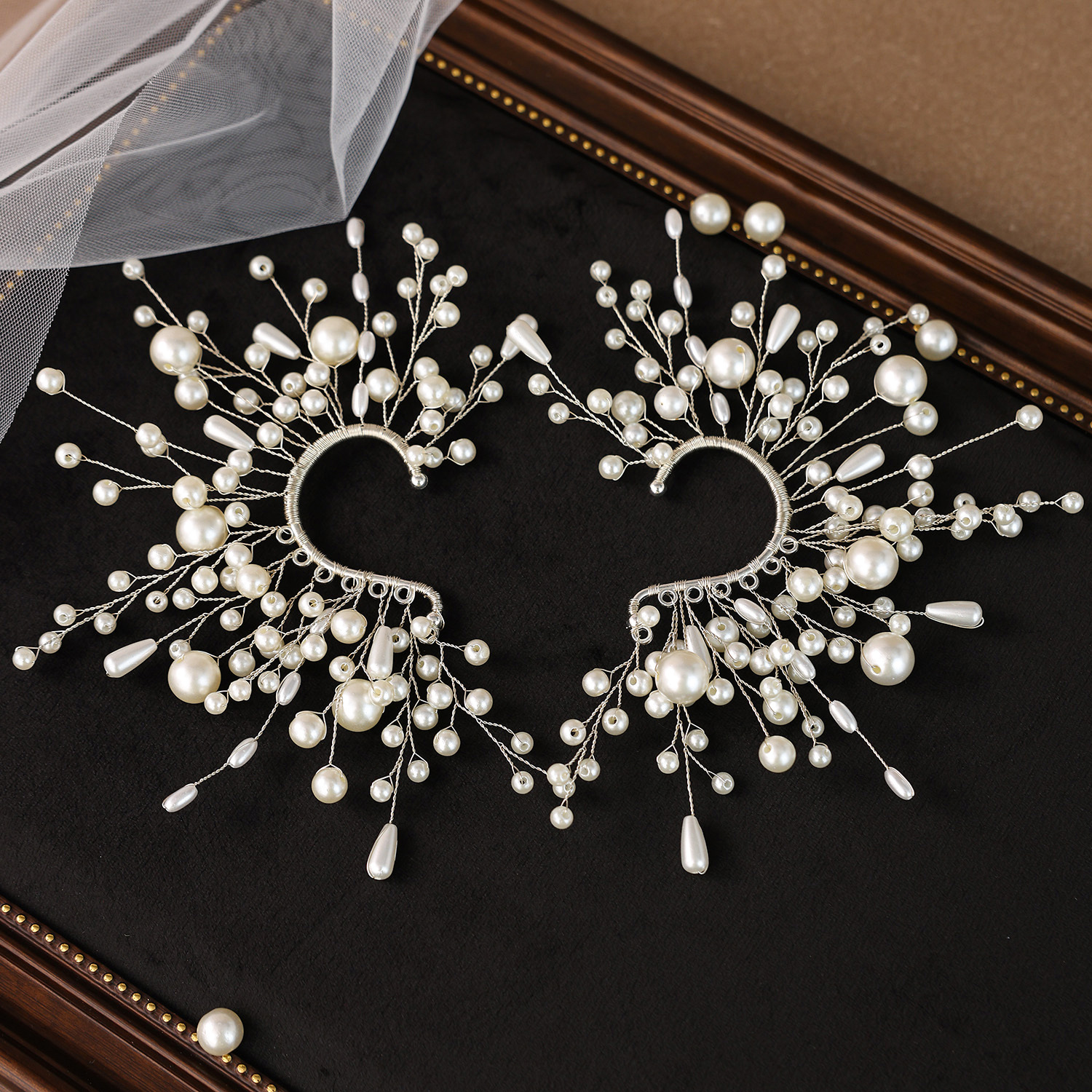 Popular in Europe and America, flower-shaped ear clips with an exaggerated design, versatile accessories, forest-style ultra-fairy elf ear-hanging earrings