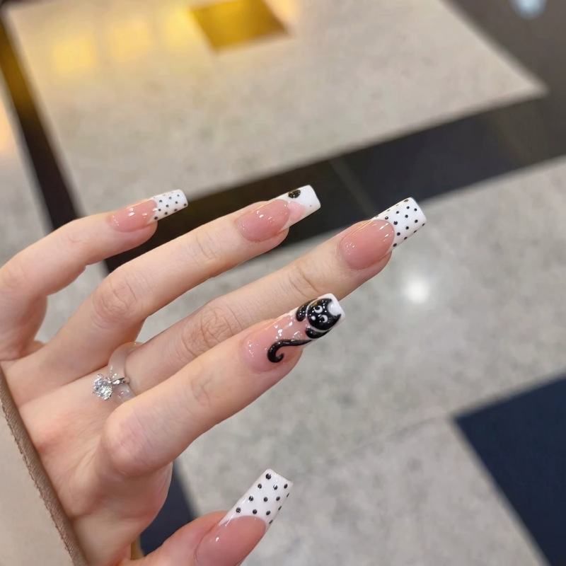 Daisyson [Lazy Cat Whisper] European and American Coffin-Shaped Nail Art Polka Dot French Nude Color Heart-Shaped Press-On Nails