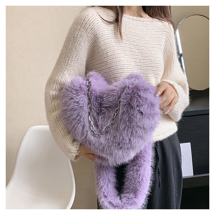 Women's Plush Solid Color Cute Heart-shaped Zipper Crossbody Bag display picture 2