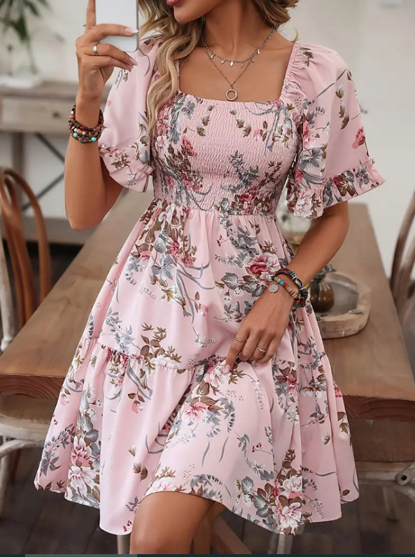 Floral Kleid Mit Eckigem Ausschnitt Und Gerafften Ärmeln_voghion.com