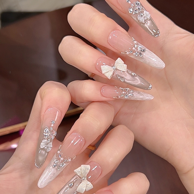 【White Lover】Wedding Nails: Purely Handmade Wearable Nails, Elegant and Exquisite, Enhances Fairness, High-End Nail Art with a Sense of Atmosphere 【White Lover】Wedding Nails: Purely Handmade Wearable Nails, Elegant and Exquisite, Enhances Fairness, High-End Nail Art with a Sense of Atmosphere