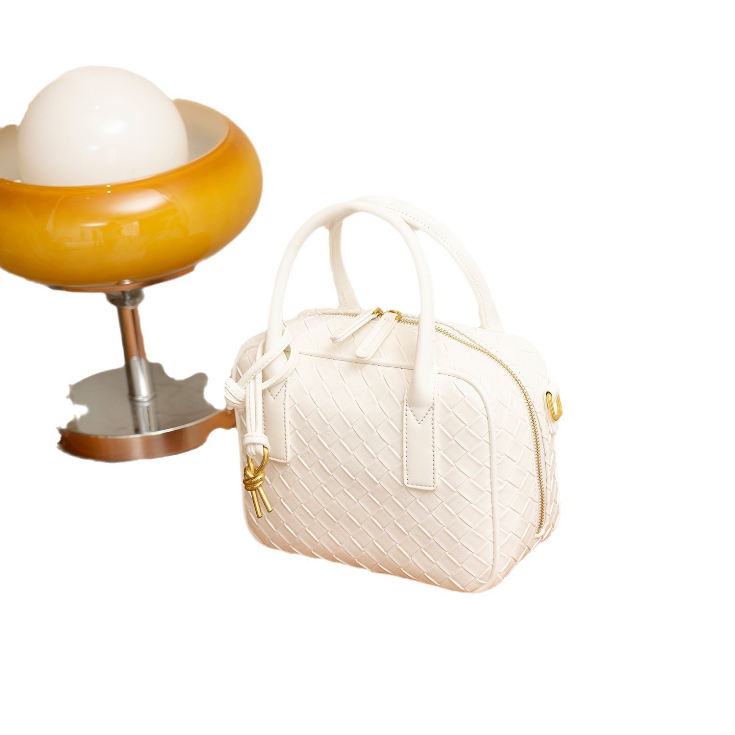 Cuscino Boston intrecciato a mano di grande capacità e di piccola nicchia, 2024, nuova moda primaverile, versatile, monospalla, da donna_voghion.com