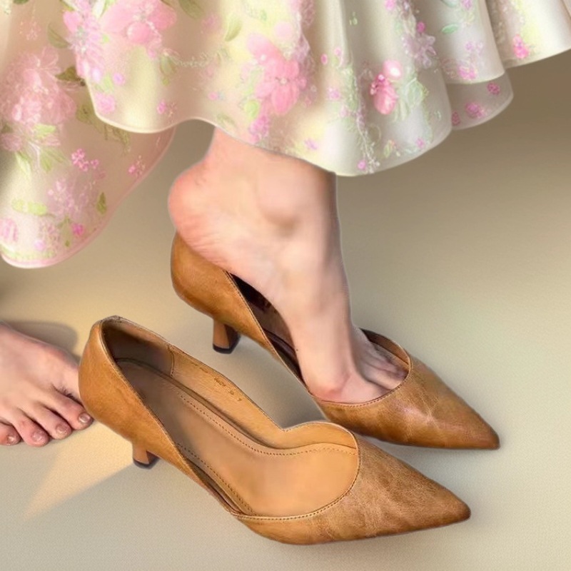 High-Heeled Shoes with Pointed Toes, Retro French Style, a New Versatile Hollow 2025 Single Shoes for Women, Summer Shallow Mouth