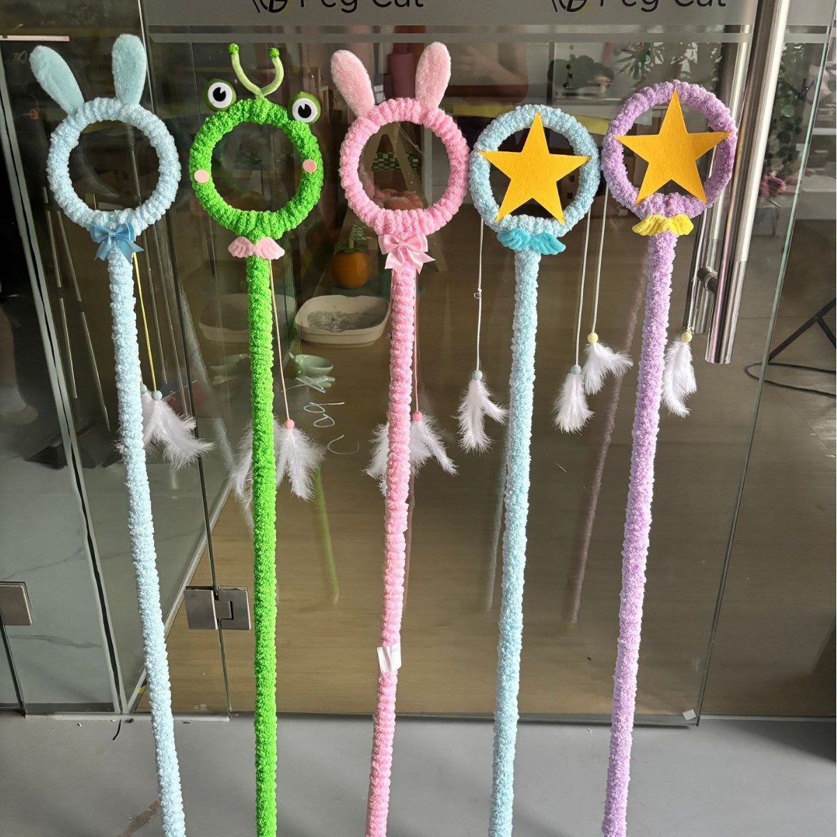 긴 막대 마법 사쿠라 고양이 놀리는 막대 고양이 막대를위한 개구리 세트 재미있는 대화 형 장난감 애완 동물 용품 고양이 자기 즐거움 장난감